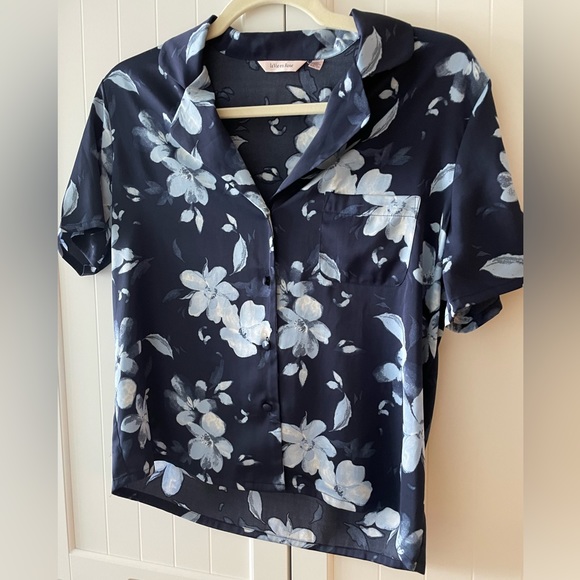 La Vie en Rose blue floral satin top - Picture 3 of 5